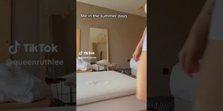 Tiktok Thots Cooling Off – video