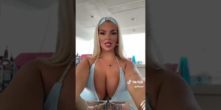 Tiktok Thot in Sky Blue – video