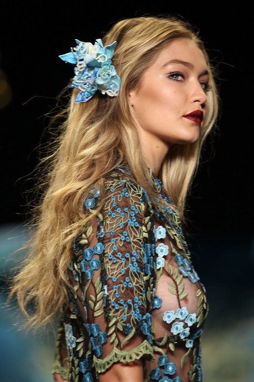 Every Time Gigi Hadid Has Walked This Fashion Week | Grazia