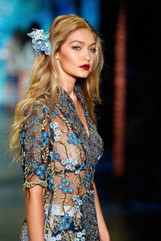 Gigi Hadid nipple showing through her dress at Anna Sui Spring 2016 show during New York Fashion Week ~ world actress photos,Bollywood,Hollywood Hot actress photos