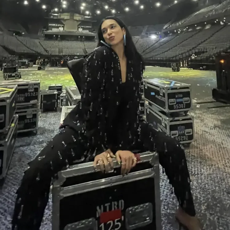 Unstoppable Dua Lipa Captivates Paris with Her Electrifying Performance and Iconic Fashion