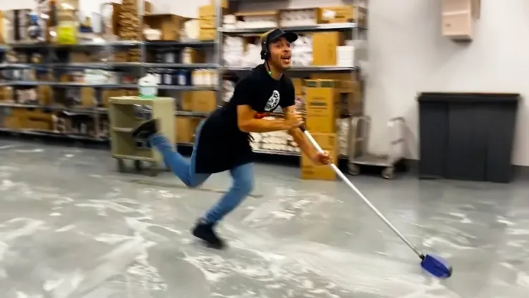 The funniest pranks and fails at work Idiots at work! -…