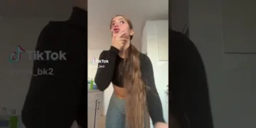 Tiktok Thot Bouncing Around in Leggings – video