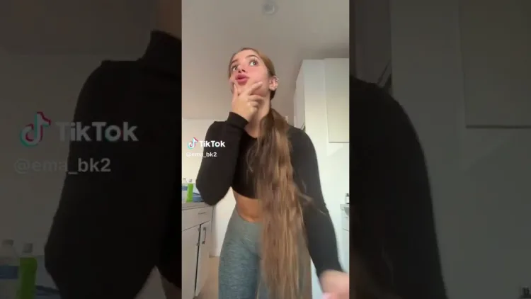 Tiktok Thot Bouncing Around in Leggings – video